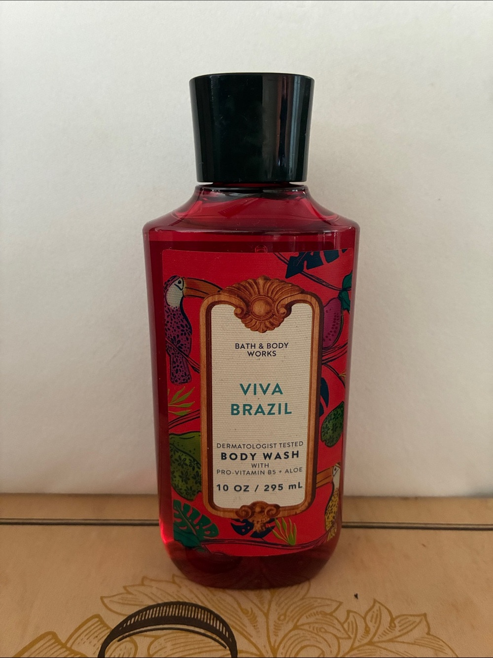 Bath & Body Works Viva Brazil Body Wash - Red with Black Cap
